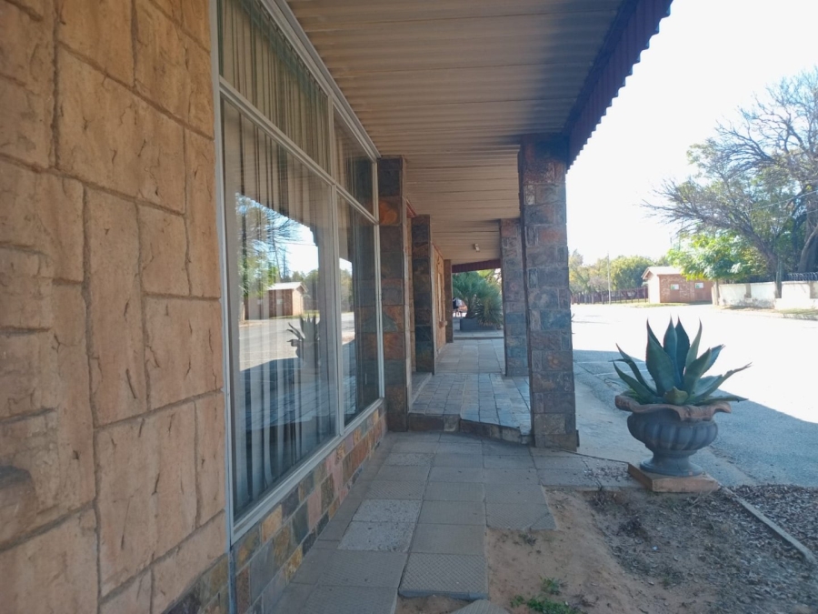  Bedroom Property for Sale in Hoopstad Free State